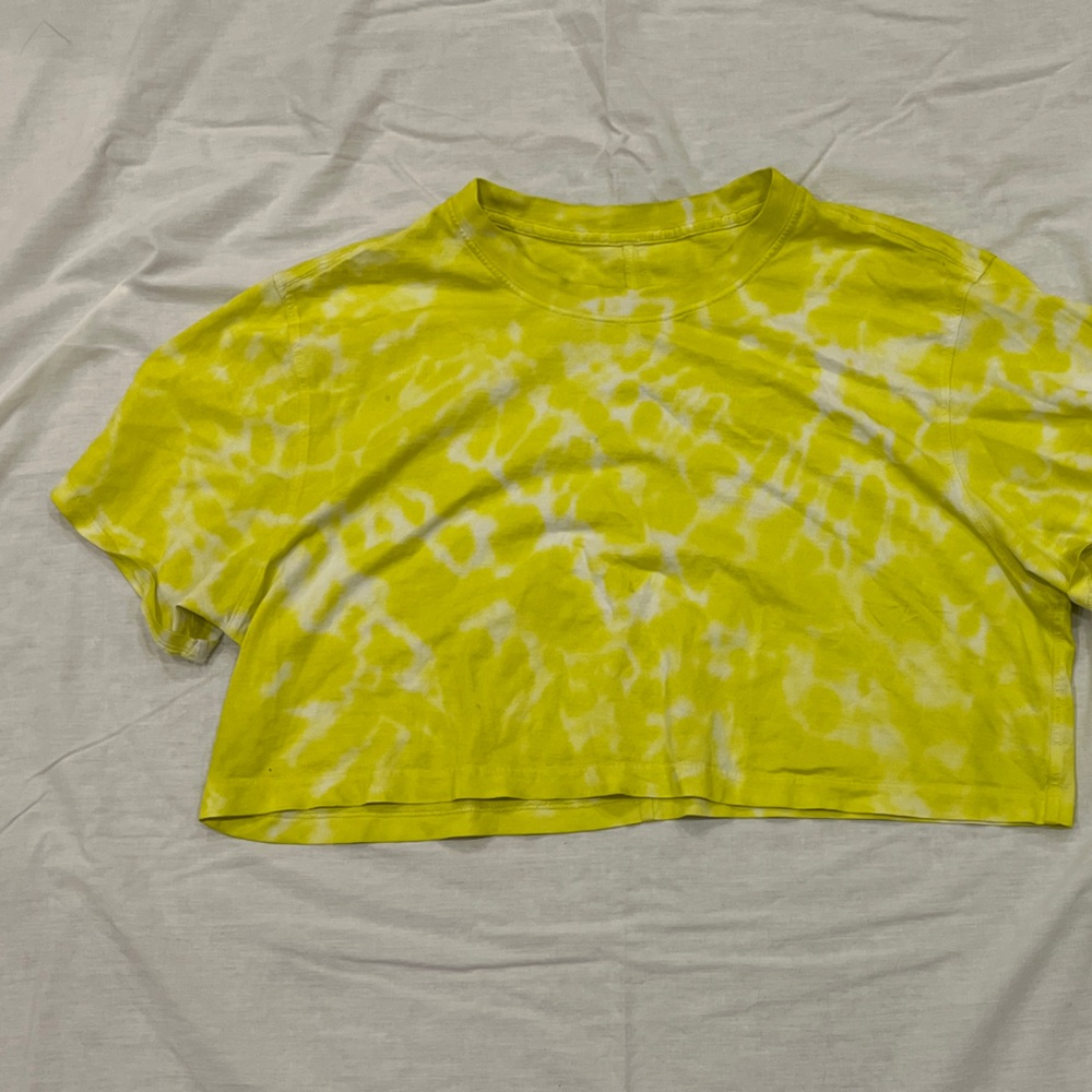 Lululemon Tie-Dye cropped T-Shirt